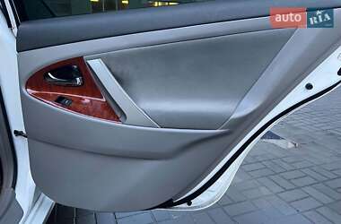 Седан Toyota Camry 2010 в 