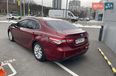 Седан Toyota Camry 2018 в Харькове