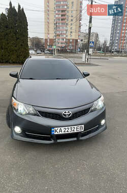 Седан Toyota Camry 2014 в Белой Церкви