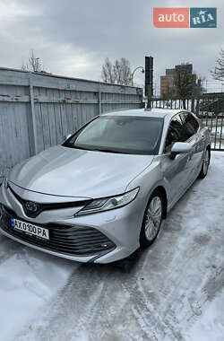 Седан Toyota Camry 2019 в Києві