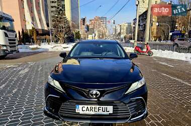 Седан Toyota Camry 2021 в Києві