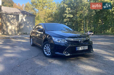 Седан Toyota Camry 2017 в Киеве