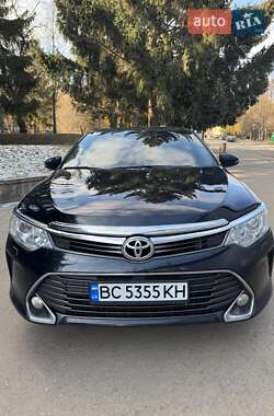 Седан Toyota Camry 2015 в Львове