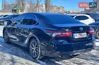 Седан Toyota Camry 2021 в Кропивницком