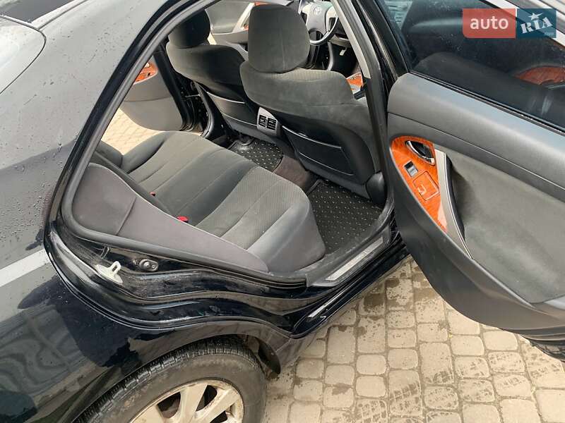 Седан Toyota Camry 2007 в Львове