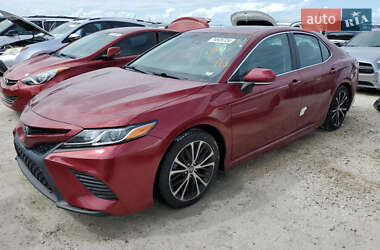 Седан Toyota Camry 2018 в Киеве