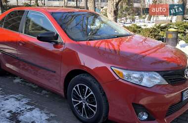 Седан Toyota Camry 2014 в Києві