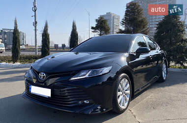 Седан Toyota Camry 2017 в Києві