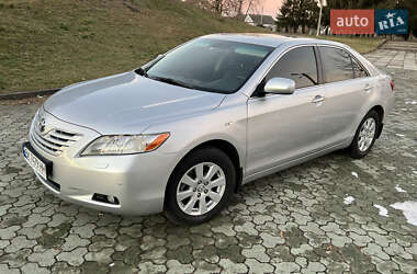 Седан Toyota Camry 2007 в Дубно