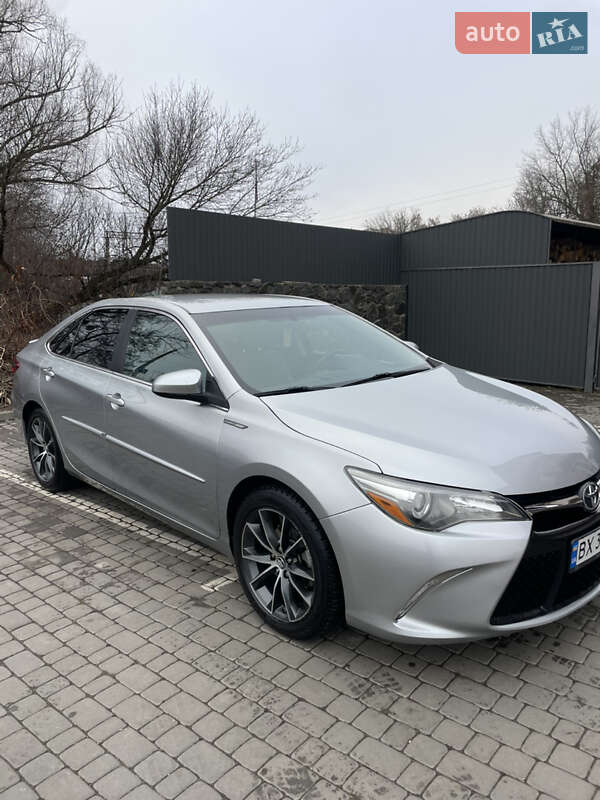 Седан Toyota Camry 2015 в Хмельницькому