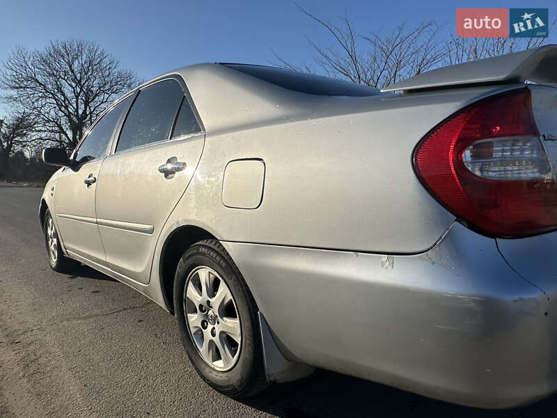 Седан Toyota Camry 2004 в Львове