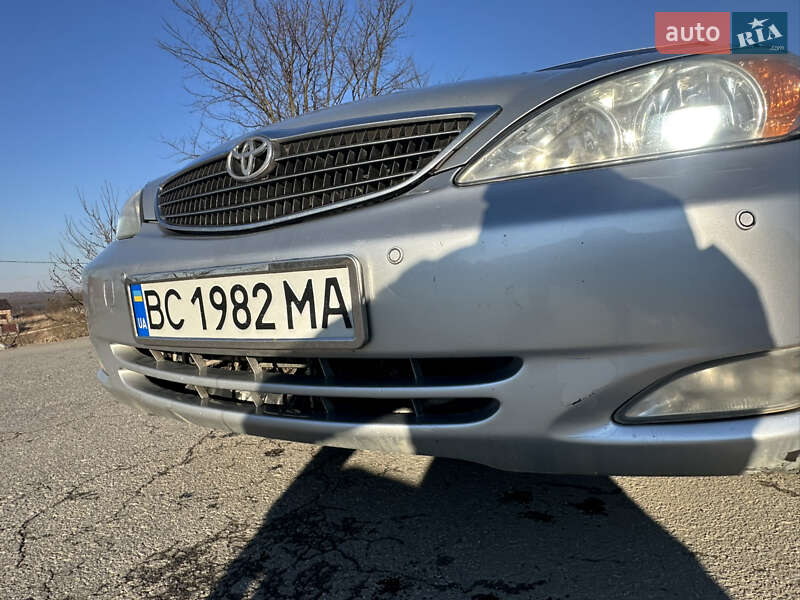 Седан Toyota Camry 2004 в Львове