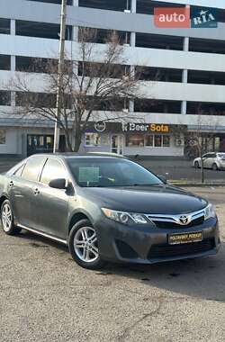 Седан Toyota Camry 2012 в Полтаве