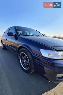 Седан Toyota Camry 1997 в Ровно