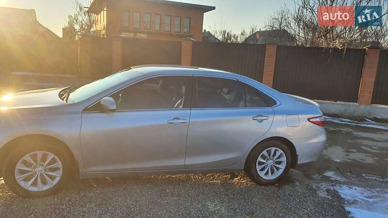 Toyota Camry 2016