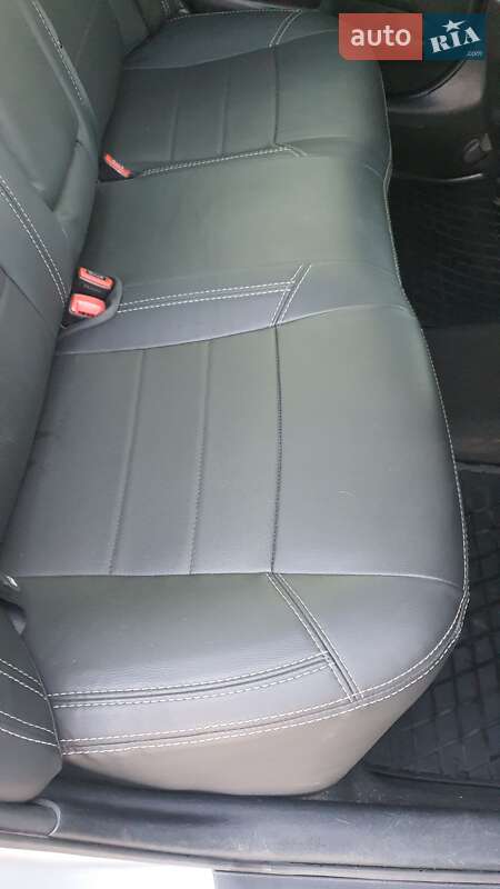 Седан Toyota Camry 2016 в Кривом Роге