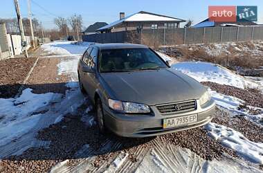 Седан Toyota Camry 2001 в Києві