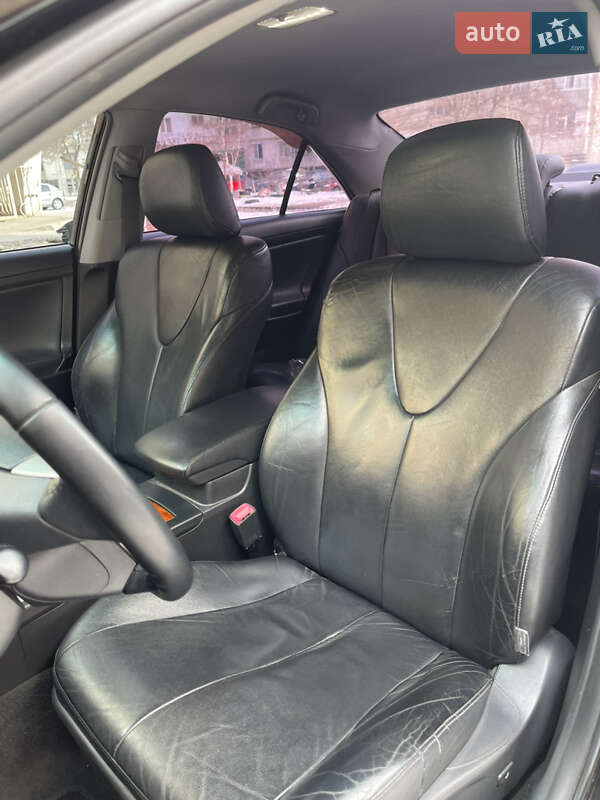 Седан Toyota Camry 2009 в Сумах