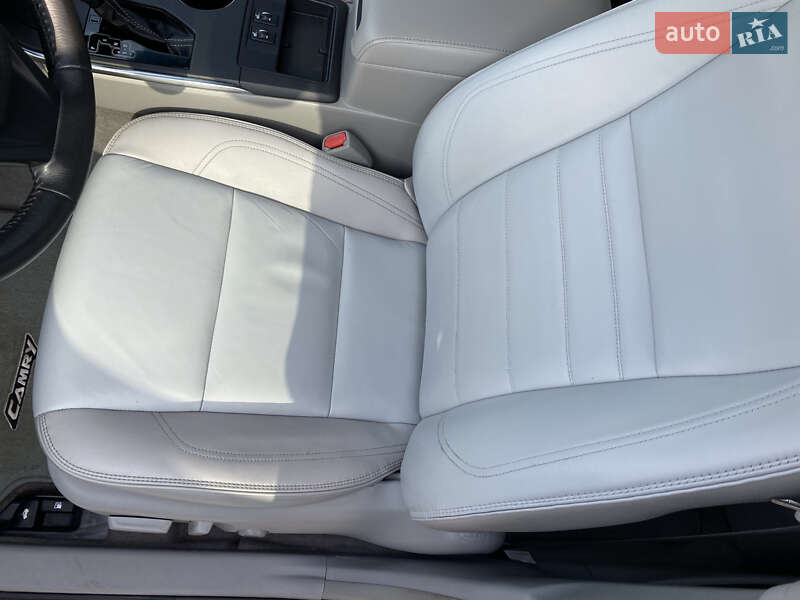 Седан Toyota Camry 2017 в Києві