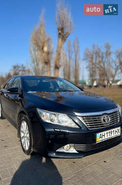 Седан Toyota Camry 2012 в Горішніх Плавнях