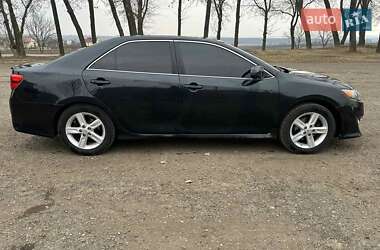 Седан Toyota Camry 2013 в Заставной