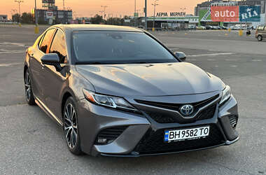 Седан Toyota Camry 2019 в Одессе