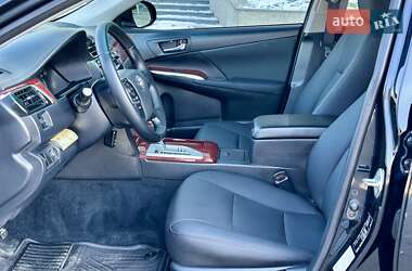 Седан Toyota Camry 2011 в Дніпрі