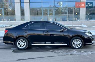 Седан Toyota Camry 2011 в Дніпрі