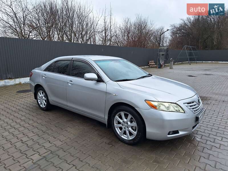 Седан Toyota Camry 2008 в Чернівцях