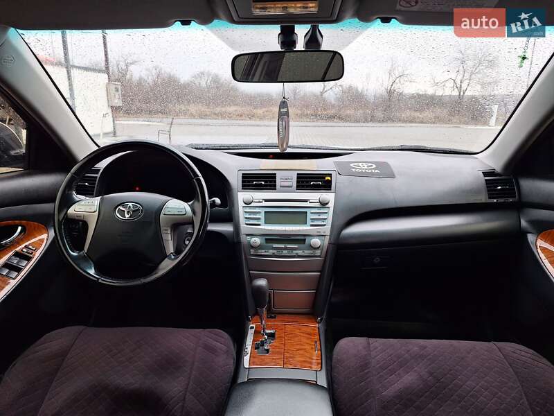 Седан Toyota Camry 2008 в Чернівцях