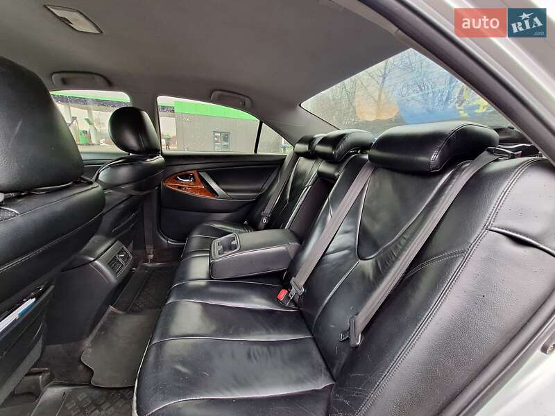 Седан Toyota Camry 2008 в Чернівцях