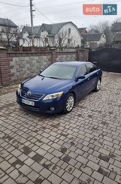 Седан Toyota Camry 2011 в Ровно