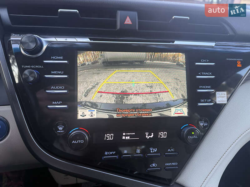 Седан Toyota Camry 2020 в Ирпене