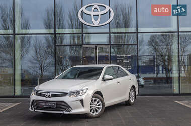 Седан Toyota Camry 2015 в Дніпрі