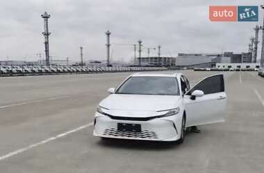 Седан Toyota Camry 2024 в Полтаве