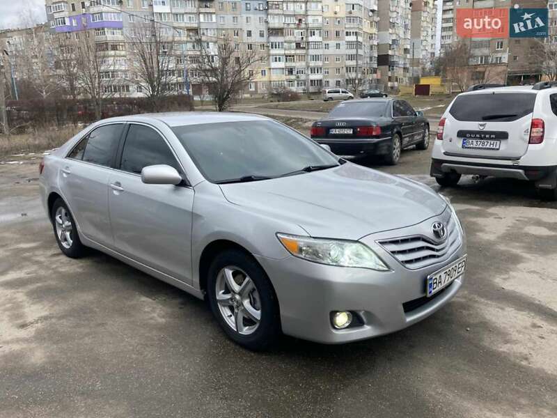 Седан Toyota Camry 2011 в Кропивницькому