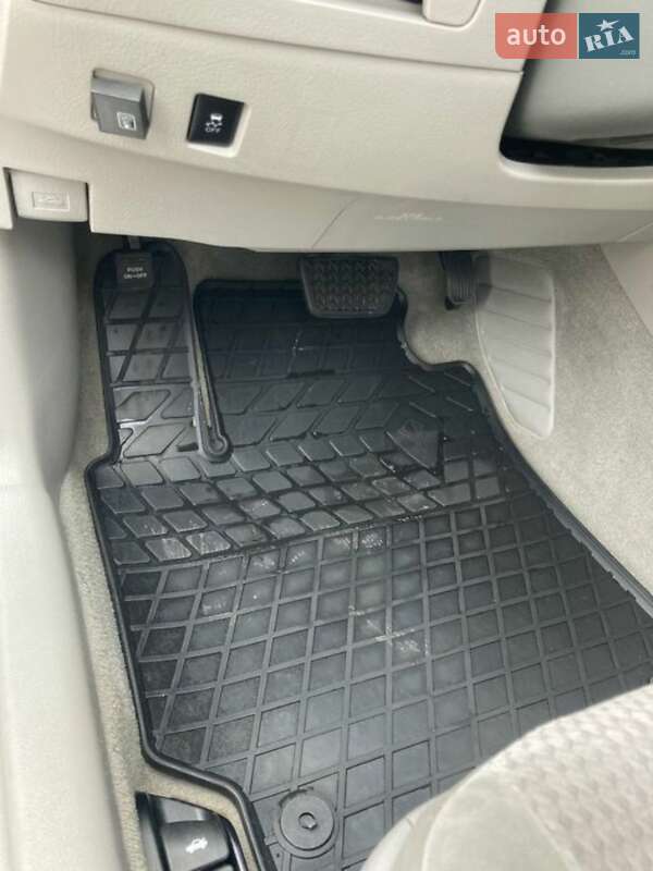 Седан Toyota Camry 2011 в Кропивницькому