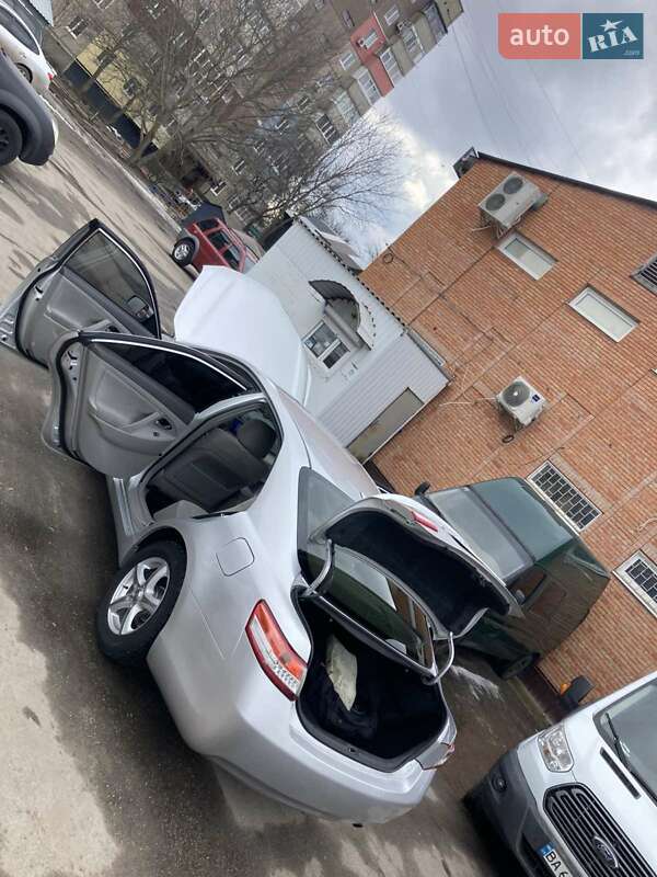 Седан Toyota Camry 2011 в Кропивницькому
