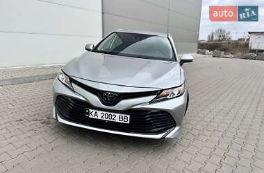 Седан Toyota Camry 2019 в Києві