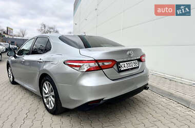 Седан Toyota Camry 2019 в Києві