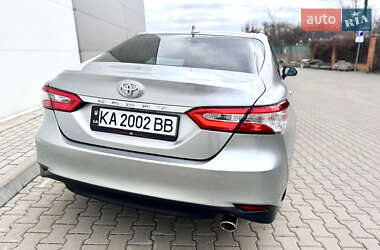 Седан Toyota Camry 2019 в Києві