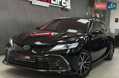 Седан Toyota Camry 2023 в Тернополе