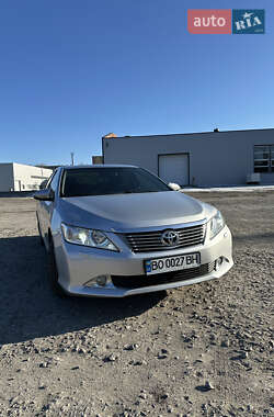 Седан Toyota Camry 2014 в Тернополі