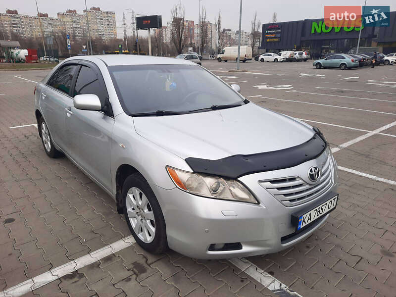 Седан Toyota Camry 2006 в Броварах