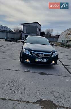 Седан Toyota Camry 2013 в Киеве