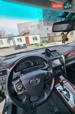 Седан Toyota Camry 2013 в Киеве