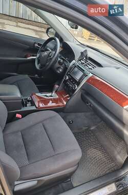 Седан Toyota Camry 2013 в Киеве