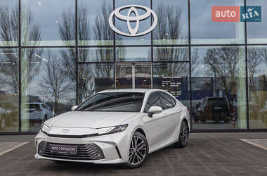 Седан Toyota Camry 2024 в Днепре