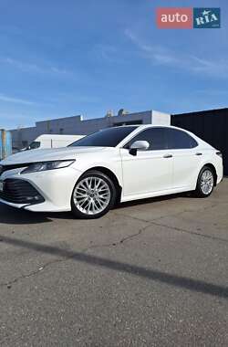 Седан Toyota Camry 2018 в 