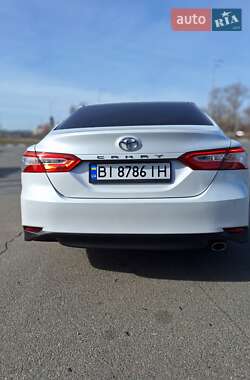 Седан Toyota Camry 2018 в 